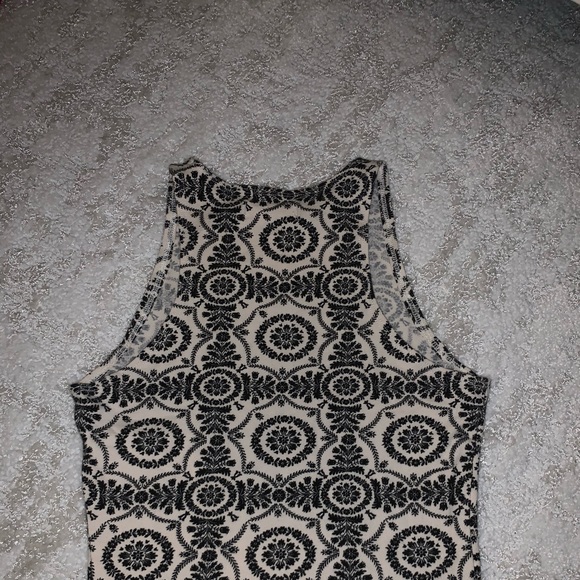 Black And Cream Crop Top - Picture 3 of 3